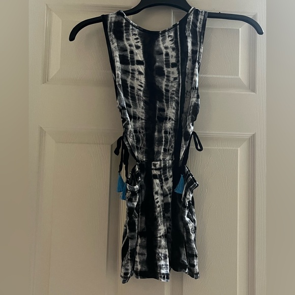 NWT - Random Hearts - Tie-Dye Side cut-out Romper - Girls Size Large - Picture 2 of 5